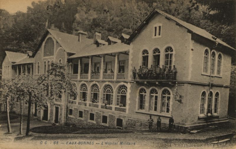 Document 2 - Carte postale de l'hôpital militaire installé dans le bâtiment des thermes aux Eaux-Chaudes